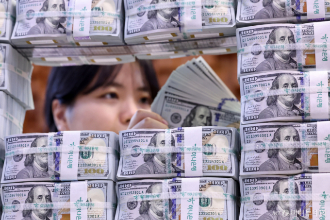 외환보유액 3.7억불 늘어…국민연금 외환스왑에도 예치금 증가