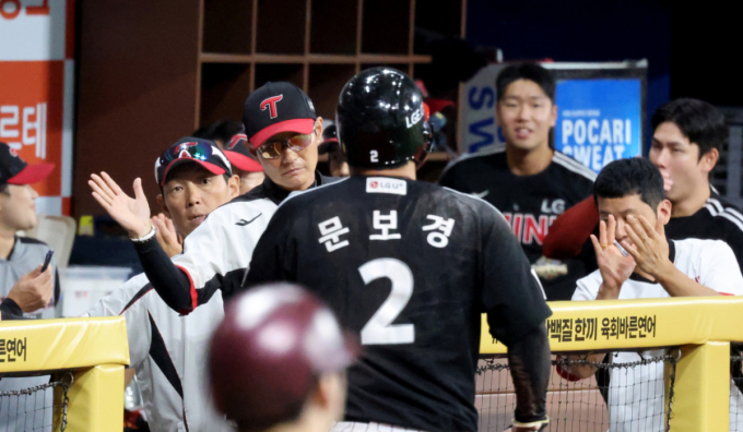 [포토] '보경아, 어여와' 염경엽 감독