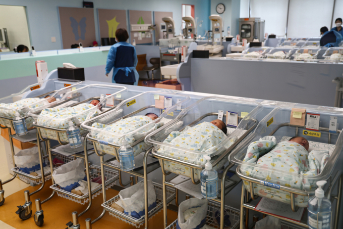대한신생아학회 "전국 NICU 마지막 한계…의사 대 끊겨"