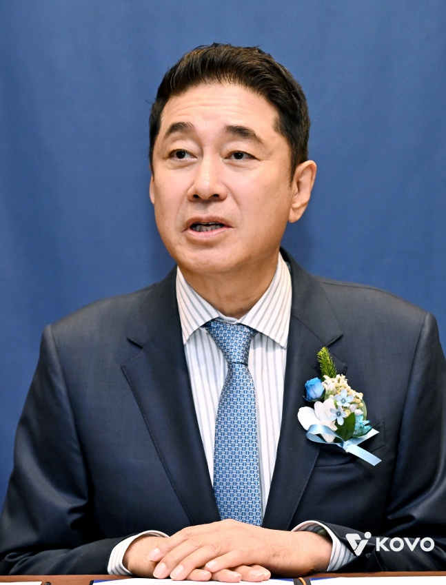 부모님 배구 사랑 이어간다! 이호진 KOVO 신임 총재 키워드 3가지 "재미·생태계·교류" [한남동 현장]
