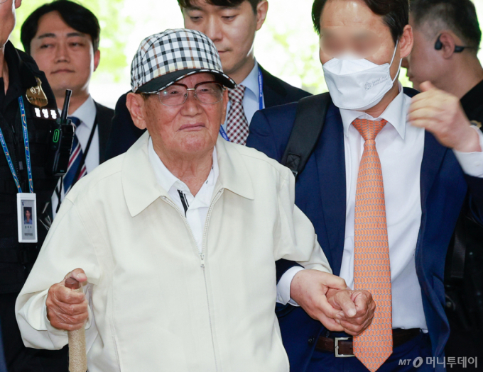 법무부, 신천지 신도 교도관 '이만희 석방 모의' 의혹 감찰 착수