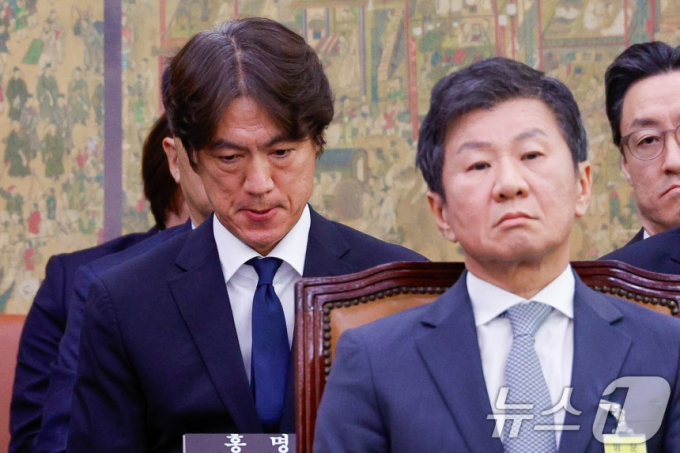 정말 끝까지 비겁하다, 한국 떠나버린 홍명보와 숨어버린 정몽규