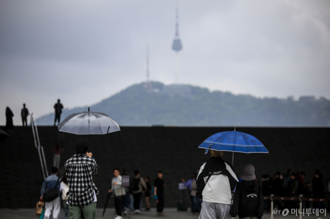 [내일 날씨] 전국 흐리고 덥다…제주 강한 비·오후부터 전국 확산