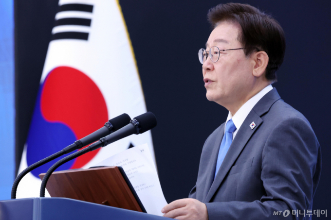 李대통령 지지율 7주 만에 소폭 반등 '47%'…민주 43% vs 국힘 40%