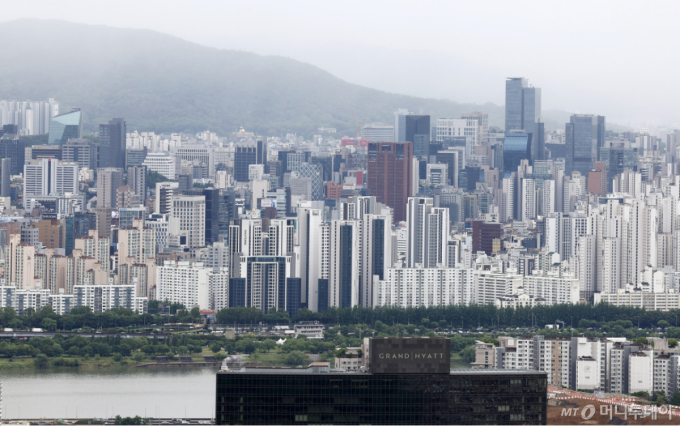 "강남 집값 쉽게 안 떨어진다"…갈아타기 수요·유동성이 상승압력 작용