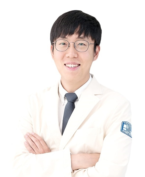 "꿉꿉한 날, 관절 쑤셔서 못 자겠어" 장마철 '불청객' 대처하려면