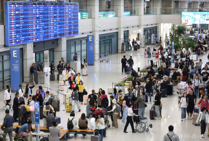 누적여객 10억명 시대 연 인천공항…세계 허브공항 중 가장 빨랐다