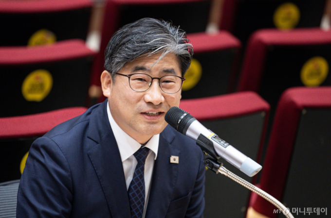 청와대 "미래대응기금, 특별법 형태 신설…내주 전략회의서 윤곽"