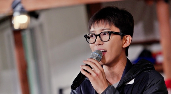 '산골총각 영웅' 임영웅, 시청자 귀호강 릴레이 라이브