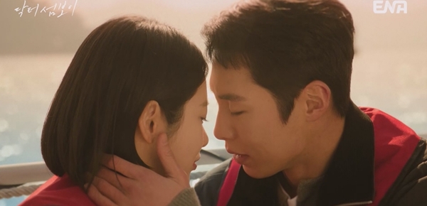 '닥터 섬보이' 이재욱♥신예은, 입맞춤 해피엔딩...자체 최고 시청률 5.9% 종영 [종합]