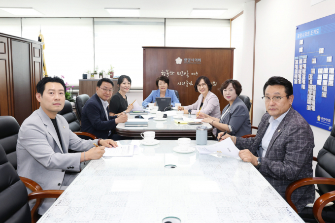 광명시의회 "소통 폭 넓혀 시민 삶 바꾼다"…첫 월례회의로 의정 시작