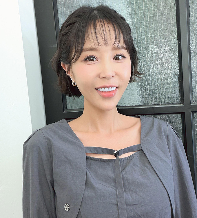 '양악수술 의혹' 신지, 개구장애 진단…"입 안쪽으로 말려 들어가"