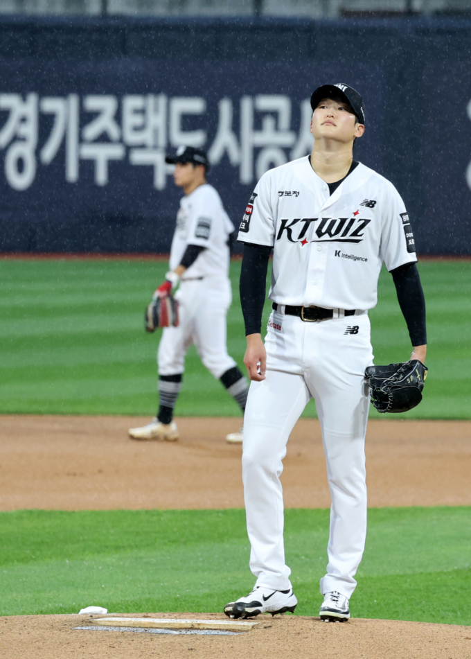 [한번에쓱] '이 비에 던져야되나?' 배제성