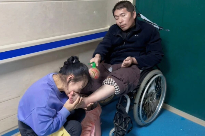 아이 구하다 식물인간 된 남편에…5년간 발가락 깨물며 간호한 아내