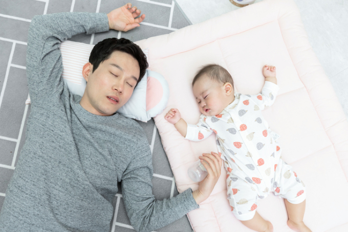 젖먹이딸 똥기저귀 갈며 키운 새아빠, 친부 동의 없이 입양 가능할까