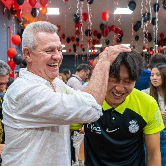 韓 축구 감독 '새 후보' 나왔다! 이강인 PSG 진출시킨 '옛 스승' 아기레 관심설 현지 보도