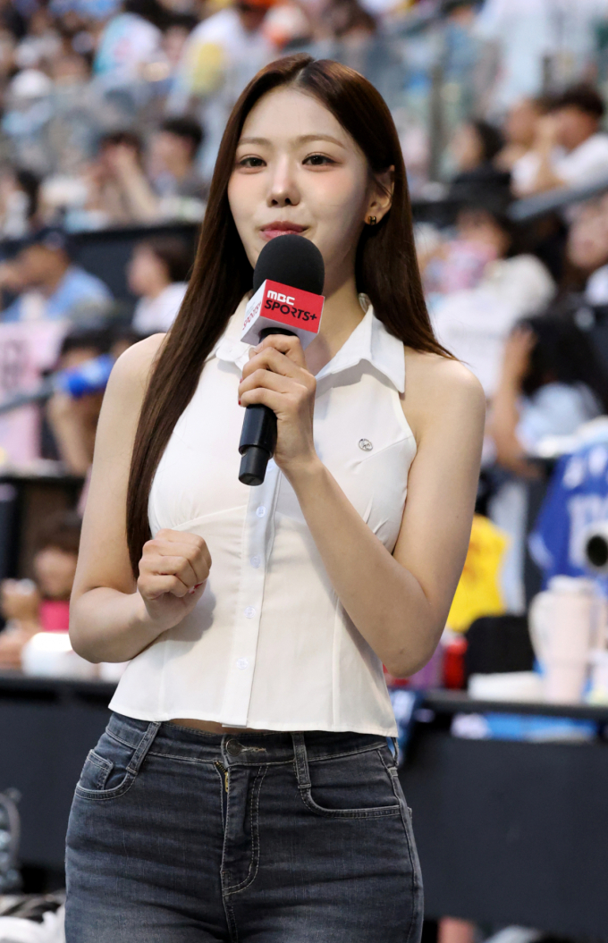 [포토] 조민지 아나 '퓨쳐스 올스타전 흥미진진'