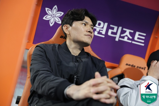 그냥 많이 뛰는 축구가 아니었다... '공격하면서도 역습 대비' 정경호 감독이 만든 디테일