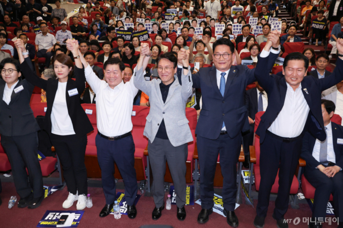 與 당권주자, 처음으로 한 자리에…선호투표제·보완수사권 '신경전'