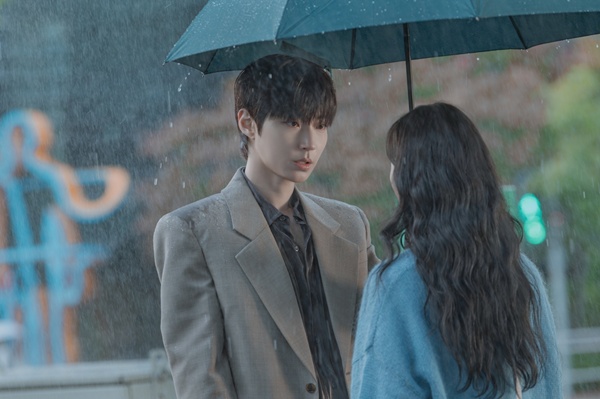 '그대에게 드림' 황인엽, 이혜리 빗속 만남...아련한 첫사랑 눈빛