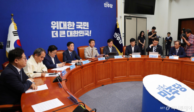 디지털 합성물로 '정치 테러'...뿌리깊은 혐오에 노출된 여성정치인