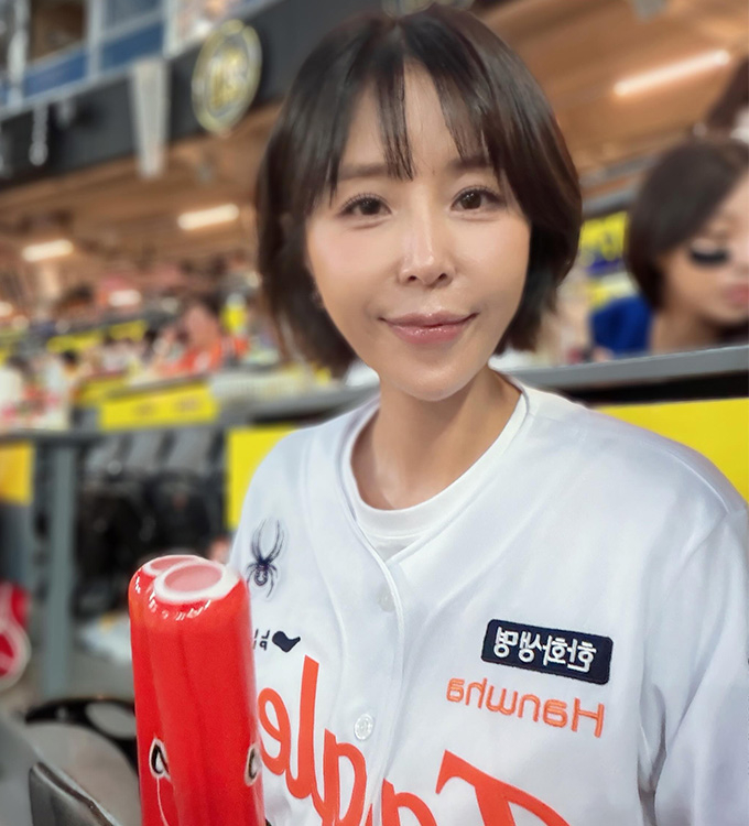 신지, 'kt 시구 거절 논란' 결국 사과…축하 공연도 취소