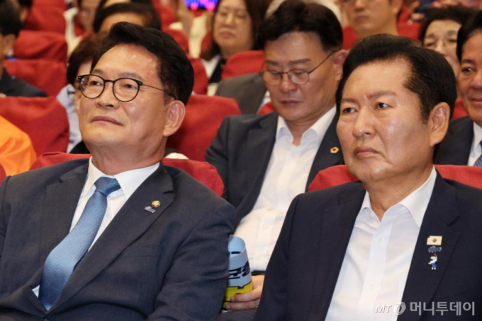 "옛날 같으면 역적" 송영길에…정청래 "전대 출마가 목숨 걸 일인가"