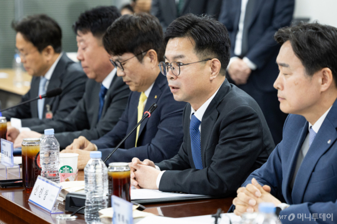 18살 됐을 때 '목돈' 쥘 수 있게.. 청년 자산형성 프로그램 나온다