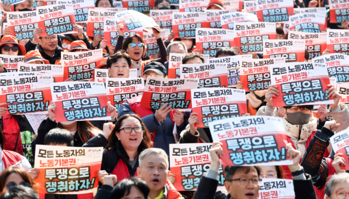 노란봉투법 시행에도 총파업 나선 노동계…현장 갈등은 평행선