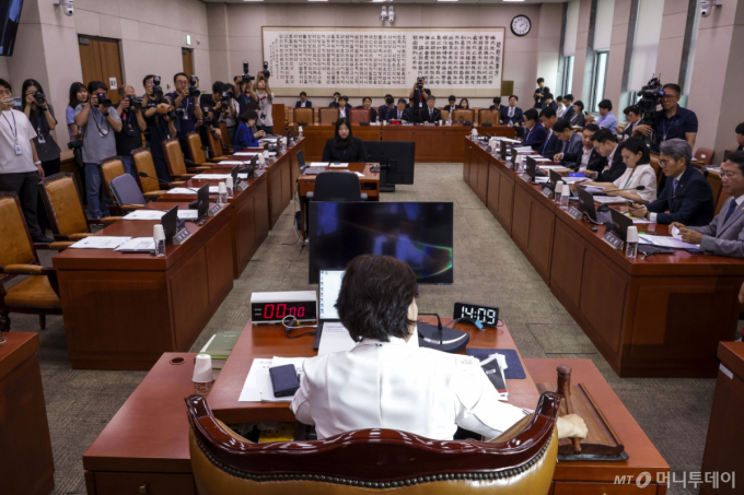 법사위, 민주당 주도로 2차 종합특검 연장법안 통과