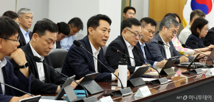 오세훈, 첫 간부회의서 '서울의 밤' 꺼냈다…야간경제 드라이브