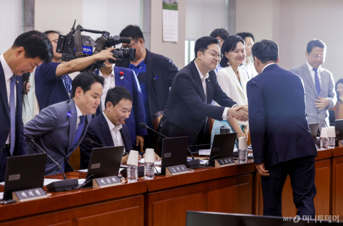 범여권 의원만 모였는데도...법사위, 檢 보완수사권 놓고 격론