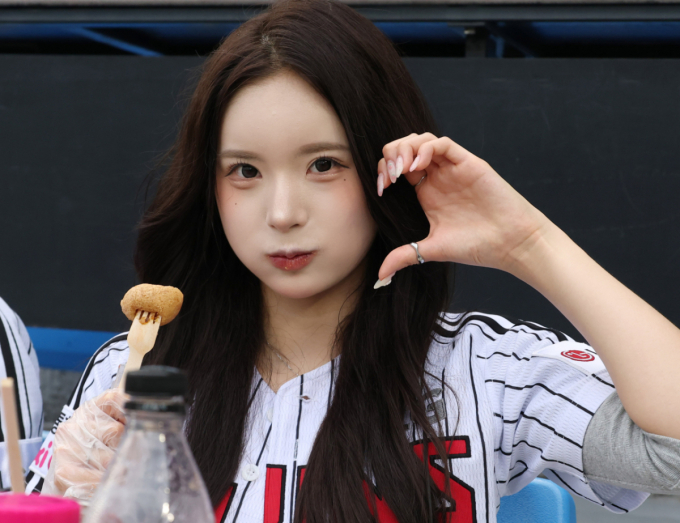 [포토] 양효주 '오늘은 비번, 1열 직관이예요'