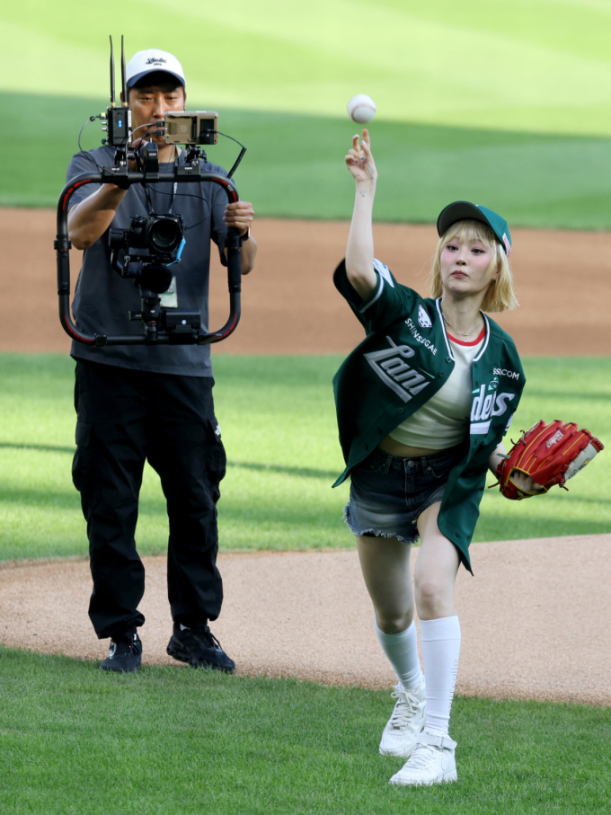 [포토]'집중!!!' 퀸즈아이 서빈