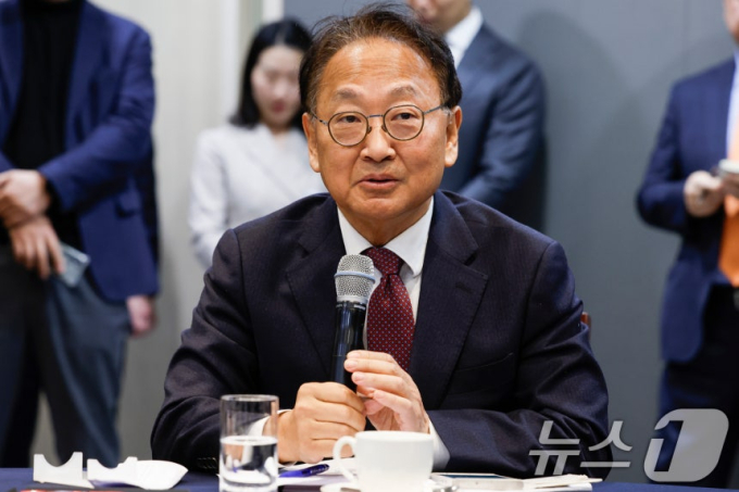 "정책 뒤집기, 경제 예측 가능성 훼손…실용주의는 순효과로 판단"