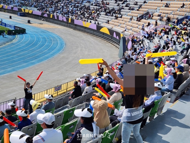 치어리더까지 섭외했던 남북 공동응원단에 '혈세 2억 3529만원' 지원
