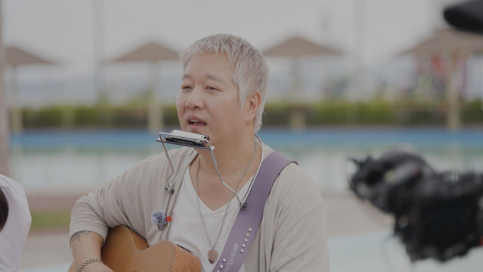 "이 풍경에 이 노래, 완벽한 조합"…시흥시 명소에 뜬 '통기타 버스커'