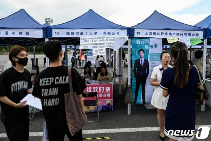 中 청년실업률 회복 신호?…1220만 대졸생이 최대 변수