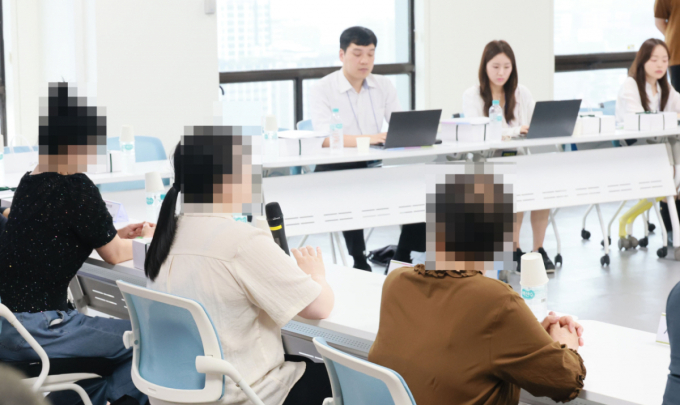 "월 20만원으론 학원도 못 보내요"...갈 길 먼 '양육비 선지급제'