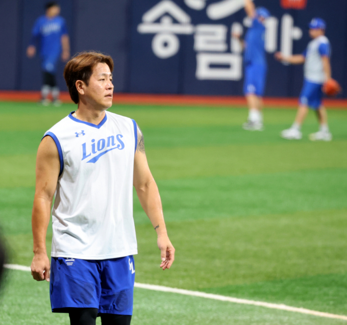[포토] '돔이라 좋구나!' 키움전 준비하는 강민호
