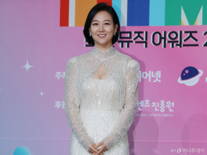 "마지막 글" 사라졌던 장윤정 모친, 붙잡혔다...'투자사기 혐의' 구속