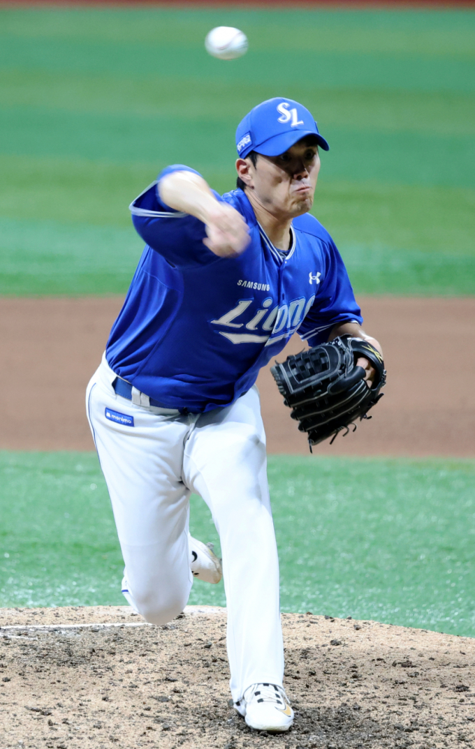 [포토] '무사 1,2루도 걱정마!'  삼성 마무리 김재윤