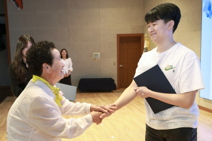 평생 흙 일궈 번 돈 지역학생 미래 위해 쾌척