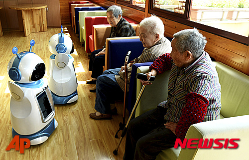 "이미 220조원 시장"…中, 돌봄·보육 '대기업' 육성한다