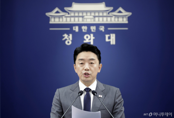강훈식 "AI 시대 사회안전망 전면 재설계"…한국형 보편 지원 로드맵 주문