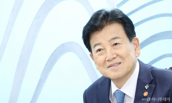 정동영 장관 취임 1주년…"한반도 평화체제 문 여는 게 통일부 책무"