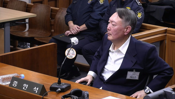 "김건희 여사와 건진 만난 적 없어"…법원, 윤석열 선고 녹화중계 허용