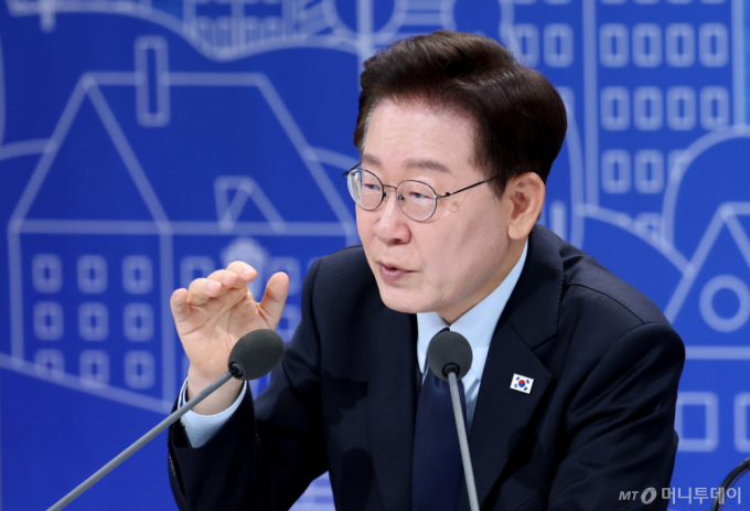 李대통령 "부동산 가격 통제, 목표 아냐…가능하지도 않아"