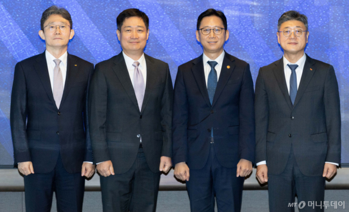 배경훈 "통신사, AI 기업으로 거듭나야"…내달 민관협의체 구성 (종합)