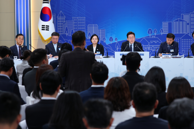 전문가들 "재건축·재개발 활성화 위해 이주비 규제 풀어야"